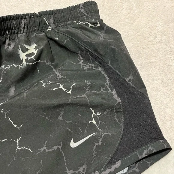 NIKE RUNNING SHORTS - Picture 4 of 7